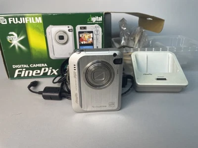 Fujifilm FinePix F610 Y2K Vertical Digicam – Tested & Working