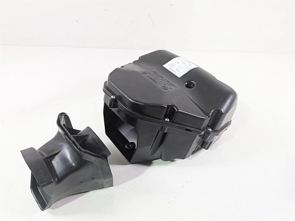 Filtro respirador limpiador caja aire Triumph Street Triple 765 R 2024 T2207650 Foto 2 de 4