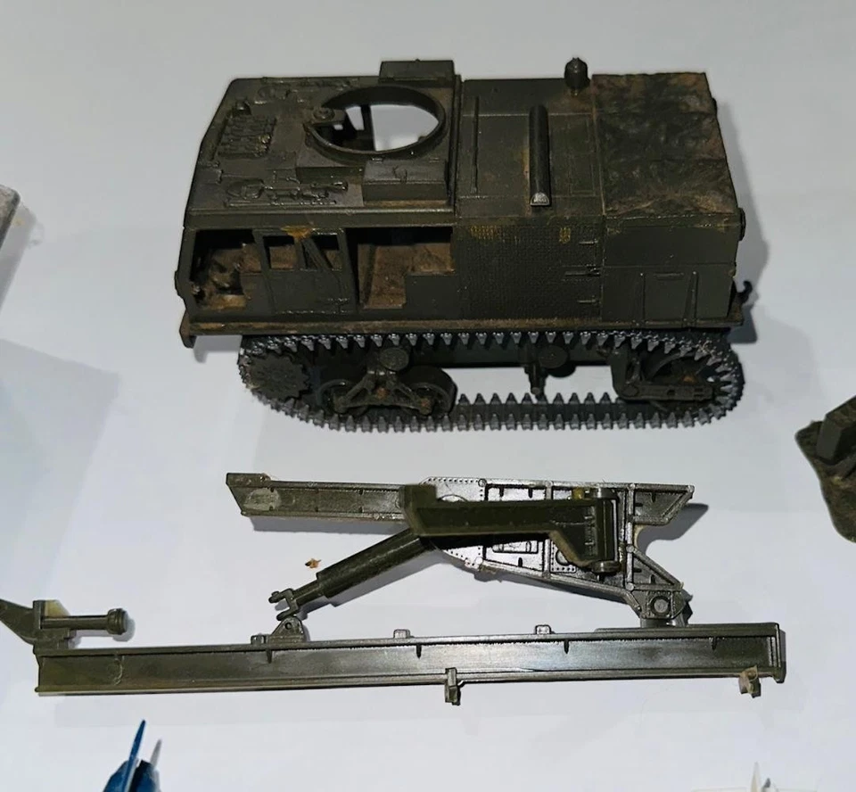 复古 Revell 型号 155 毫米枪和拖拉机长 Tom 1956 零件青蛙男式士兵 + — 第 3/4 张图片