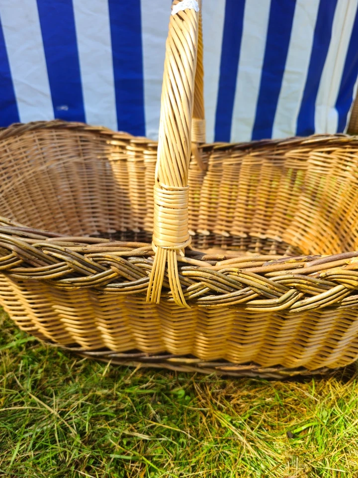 Extra Large Handwoven Wicker Basket: Rustic Harvest & Storage - Image 2 of 4