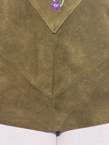 Vtg 60’s All-Suede Floral Embroidered Poncho, “Queen of Capes” Brand Excellent! - Imagen 9 de 15