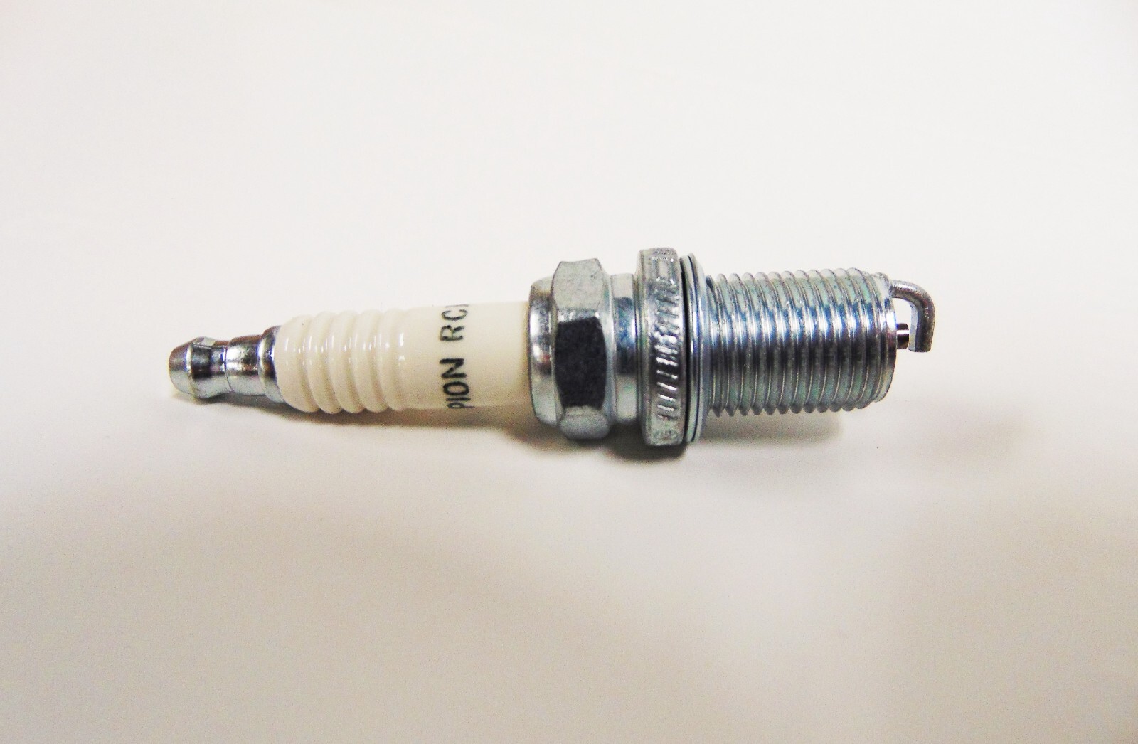 OEM Simplicity Lawn Mower Spark Plug 84007216 READ LISTING eBay