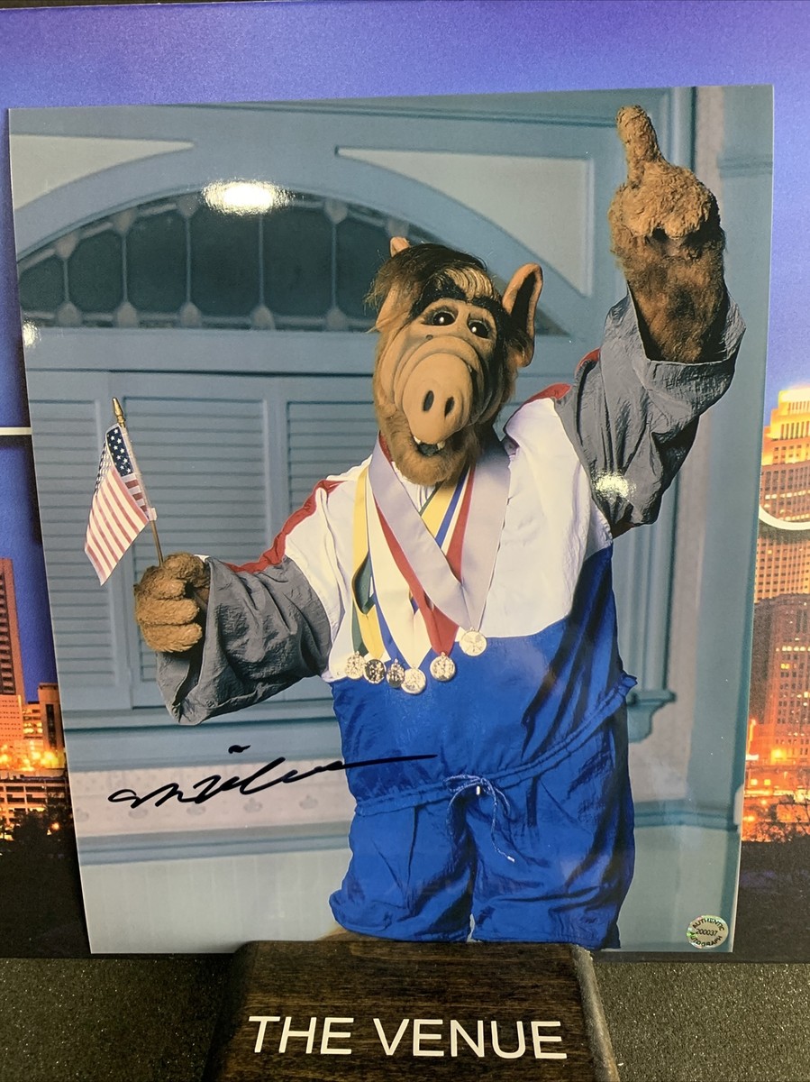 Michu Meszaros (ALF) Signed Autographed 8x10 photo - AUTO
