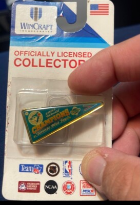 Toronto Blue Jays 1993 World Series Champions Pennant Pin MLB