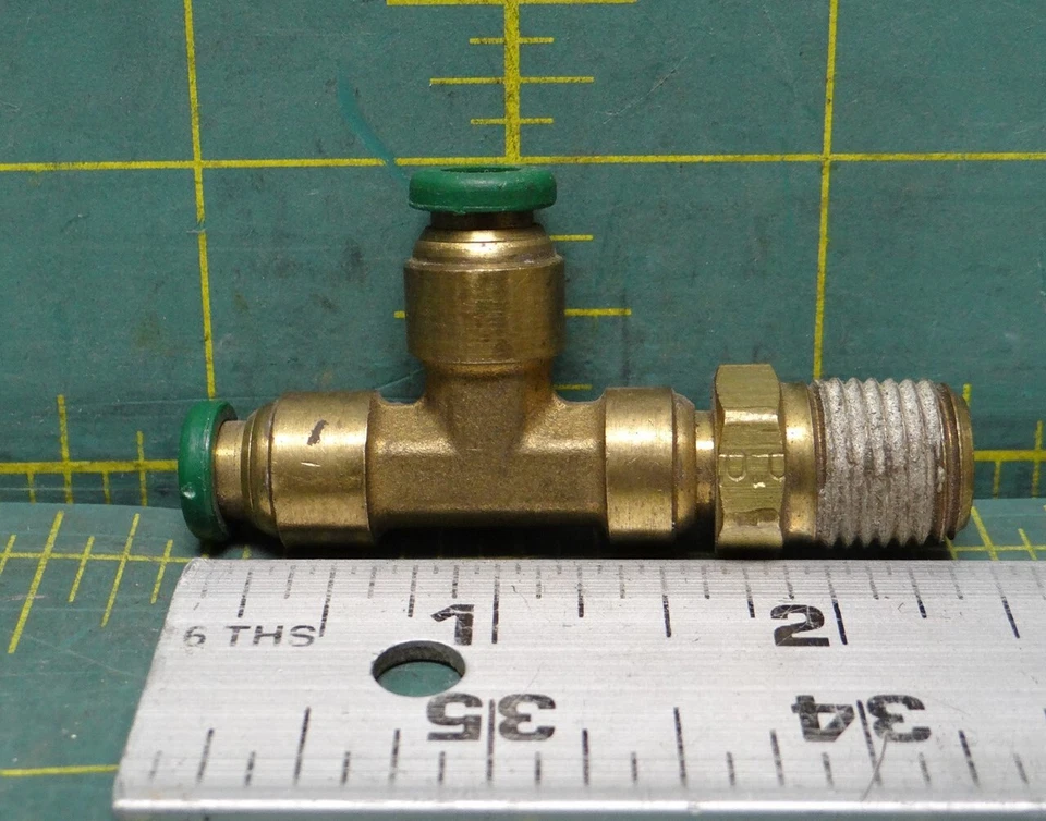 Parker 1/4″ OD, 1/4 NPT, Brass Push-to-Connect Tube Male Swivel Run Tee - Image 2 of 4