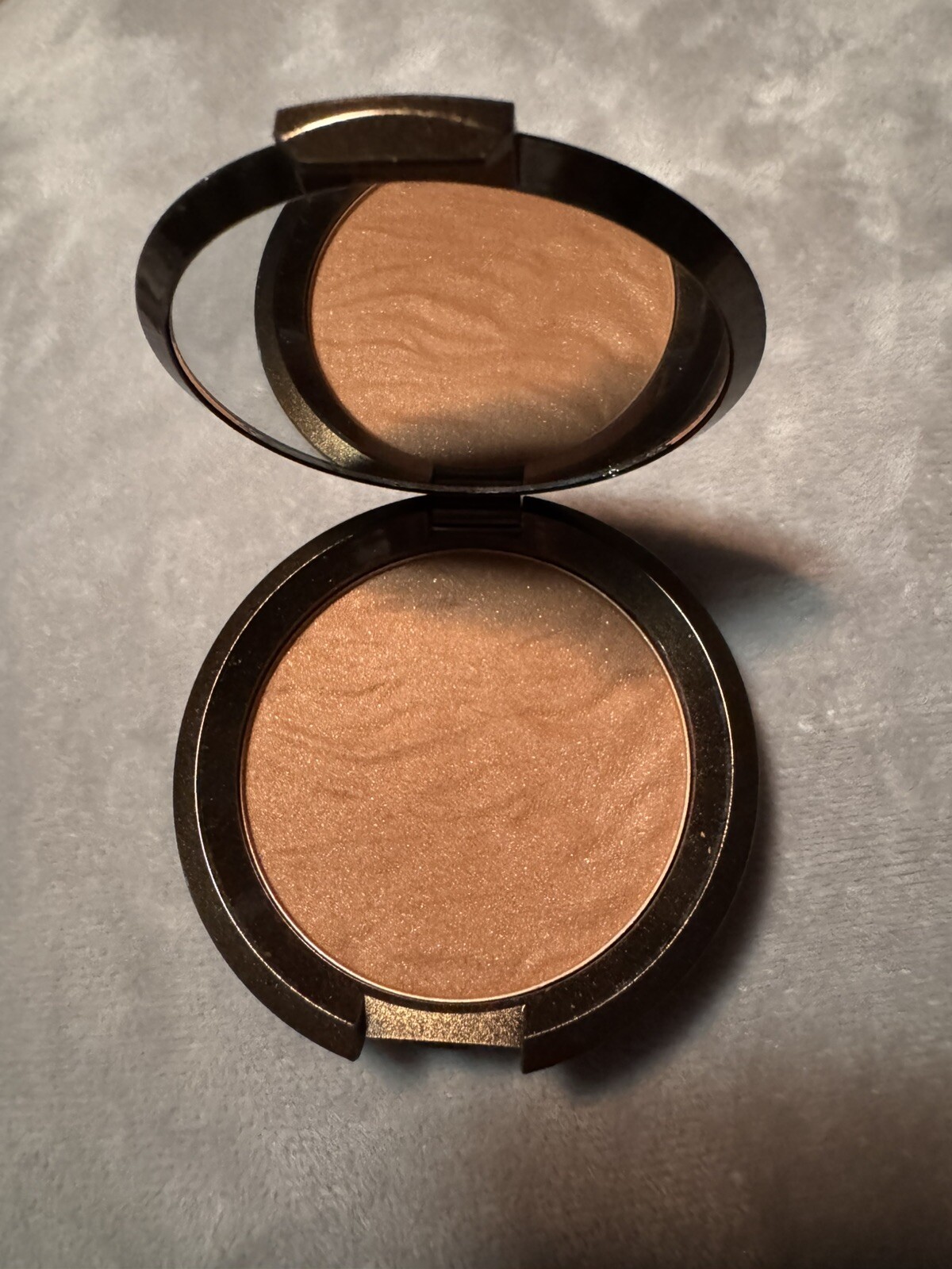 Perfeccionador de piel brillante prensado BECCA IPANEMA SUN 7 g / 0,25 oz