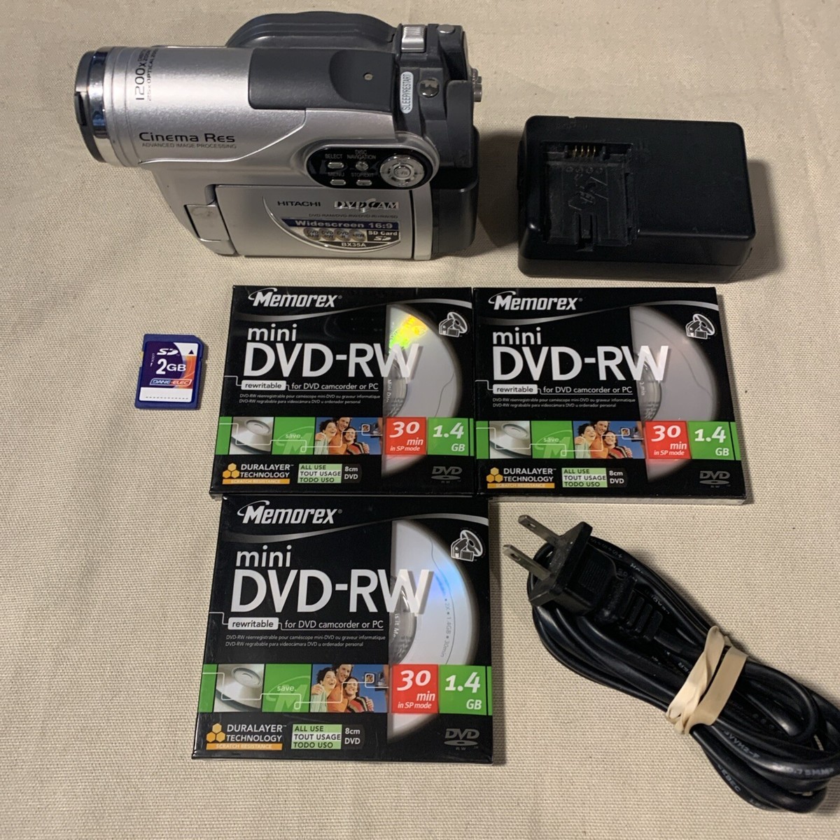 Hitachi DZ-BX35A DVD Camcorder with 25x Optical Zoom, Bundle TESTED