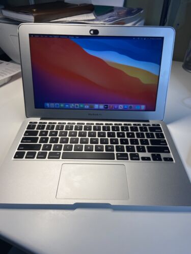 MacBook Air (11-inch, Early 2015) - Picture 1 of 5