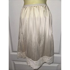 Vintage 60s/70s Creamy White Half Slip with Lace Hem