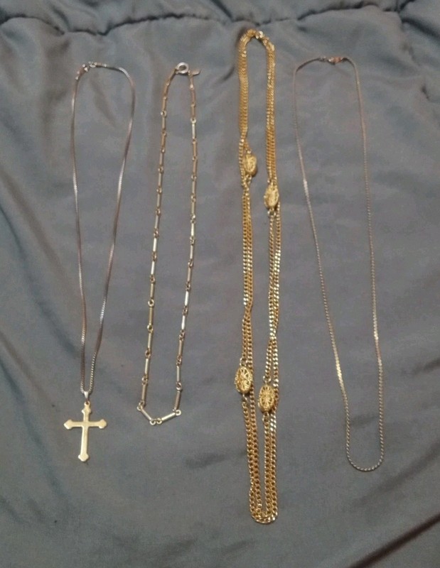 Designer jewelry lot 4 Gold / Gold Tone Necklaces Sarah Coventry Cross Pendant 