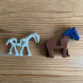 LEGO 7090 Castle Crossbow Attack Minifigures Knights and Skeleton Lot