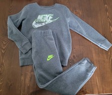 Boys Size 7 Nike Sweatsuit 2-Piece Set Grey/Neon Green Sweatshirt Sweatpants