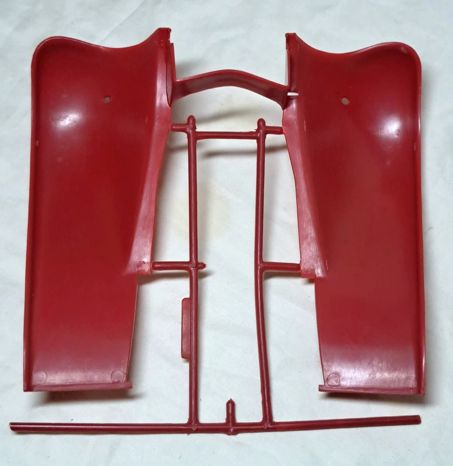 Набор для моделирования Monogram 2614 масштаб 1/8 1932 родстер Ford Big Deuce новые передние крылья - Изображение 4 из 4