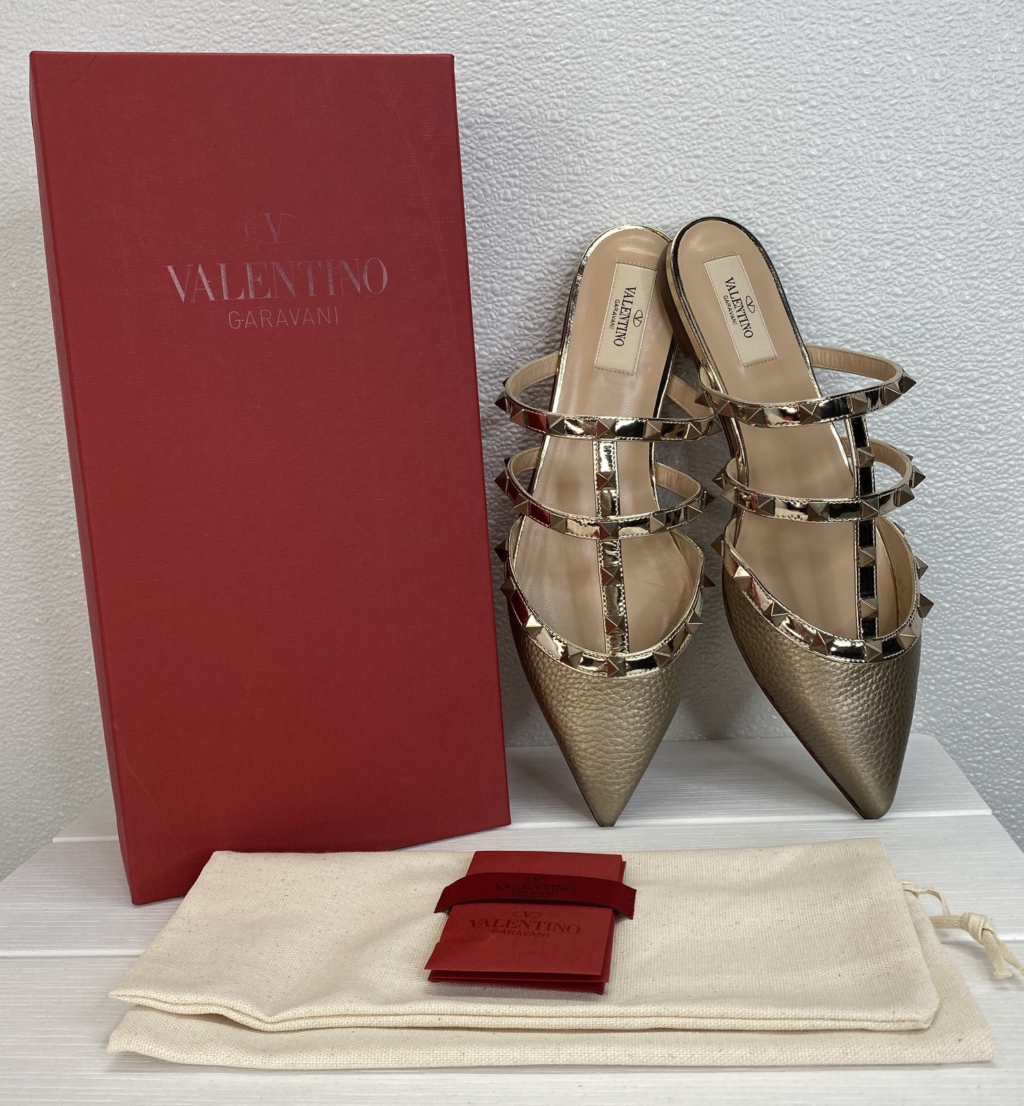 Valentino Garavani Rockstud Leather Mules Women's Size 9 Beige Slip On Flats