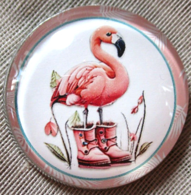NEW GLASS DOME PIC BUTTON    PINK FLAMINGO IN PINK RAINBOOTS PINK BORDER   30mm
