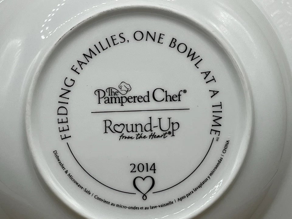 In Original Box 2014 The Pampered Chef Roundup From the Heart Bowl - Image 3 of 4