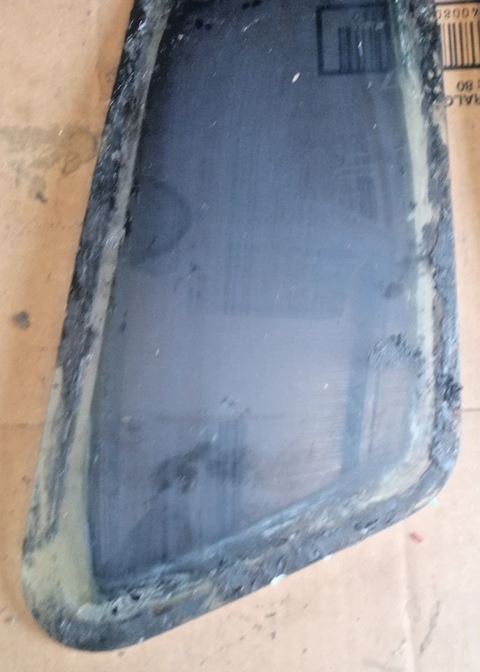 Cuarto de ventana 1973-77 1/4 vidrio Regal Cutlass LOC-118DG Foto 4 de 4