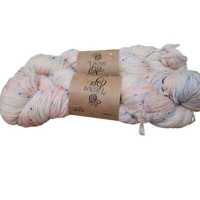 Hobby Lobby Yarn Bee Authentic Hand-Dyed Flamenco Super Wash Merino Wool Yarn 2
