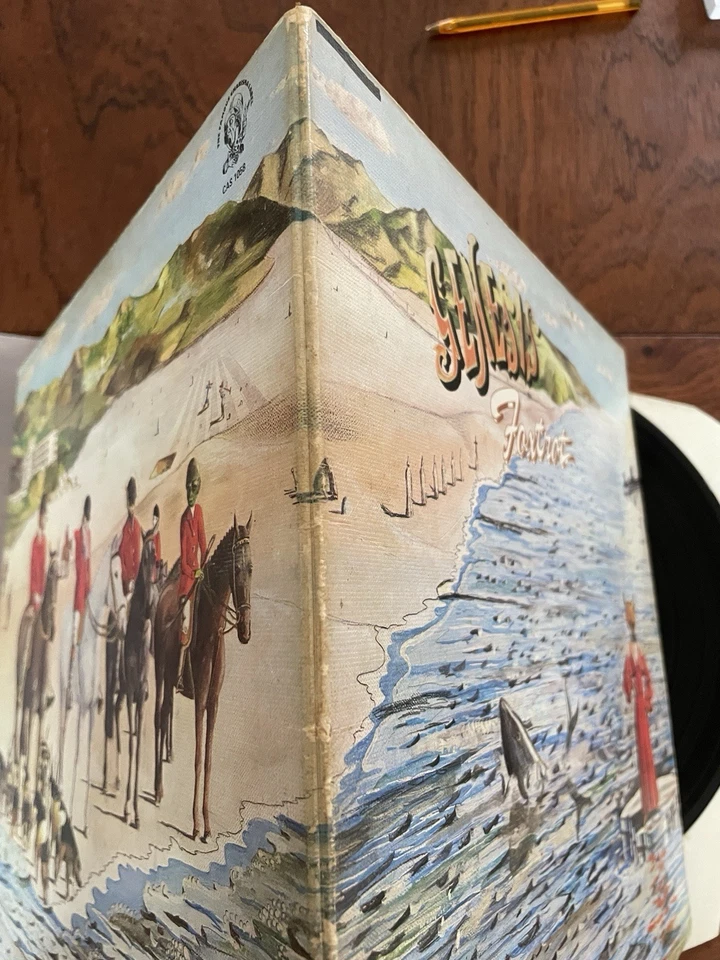 LP Genesis Foxtrot, Large Mad Hatter label, UK original textured sleeve CAS 1058 - Photo 2/4