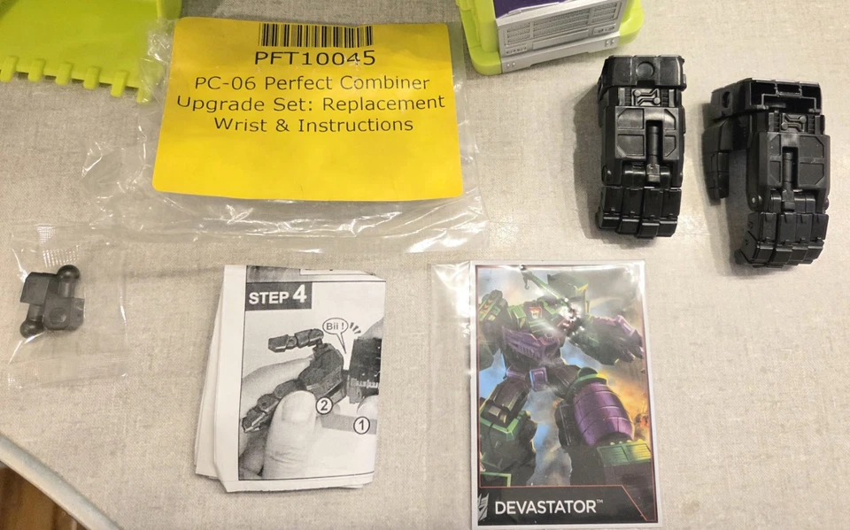 Transformers Combiner Wars Devastator Titan Figure Set w/PC-06 Upgrade Kit 2014 - Image 2 of 4