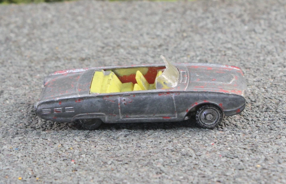 Husky UK Repainted #8 Ford Thunderbird Open Top Poor FNQHotwheels U5087 - image 4 of 4