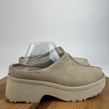 Womens UGG New Heights Sand Beige Suede Low Slip On Platform Shoes Size 10 M GUC