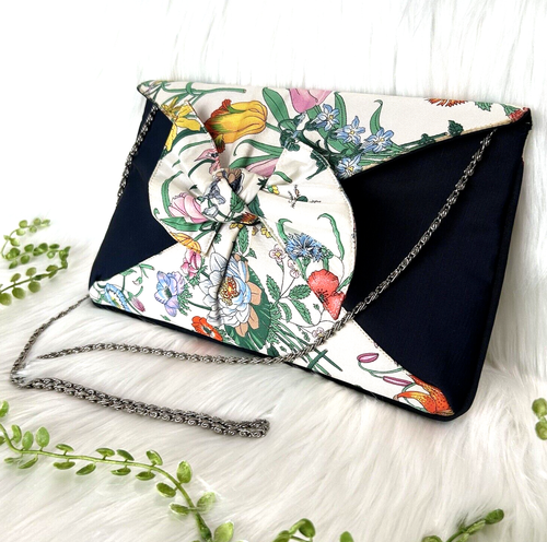 Vintage GUCCI Flora Chain Shoulder Bag Canvas Navy 80s Purse *Rare!* - Picture 2 of 18