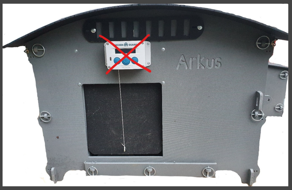 ARKUS LARGE RECYCLED POLYTHENE CHICKEN COOP 3 NEST BOXES 2 PERCHES