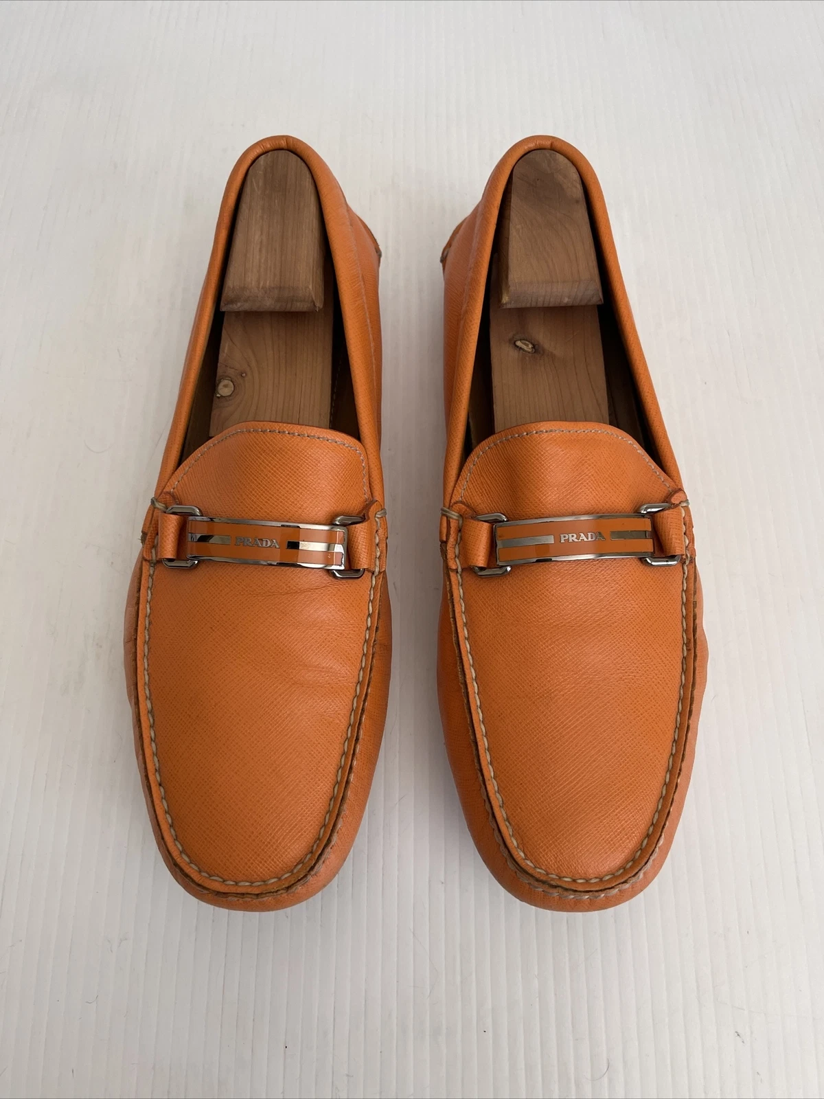 Mocassino da guida slip on Prada da uomo Saffiano in pelle arancione 10US 9UK (Q57)