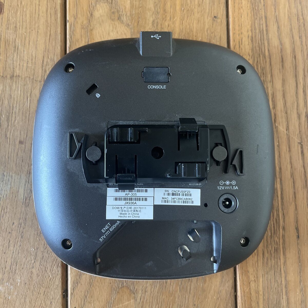 Aruba APIN0305 802.11ac Wireless Access Point AP-305 IAP-305 Aruba APIN0305 802.11ac Wireless Access Point AP-305 IAP-305