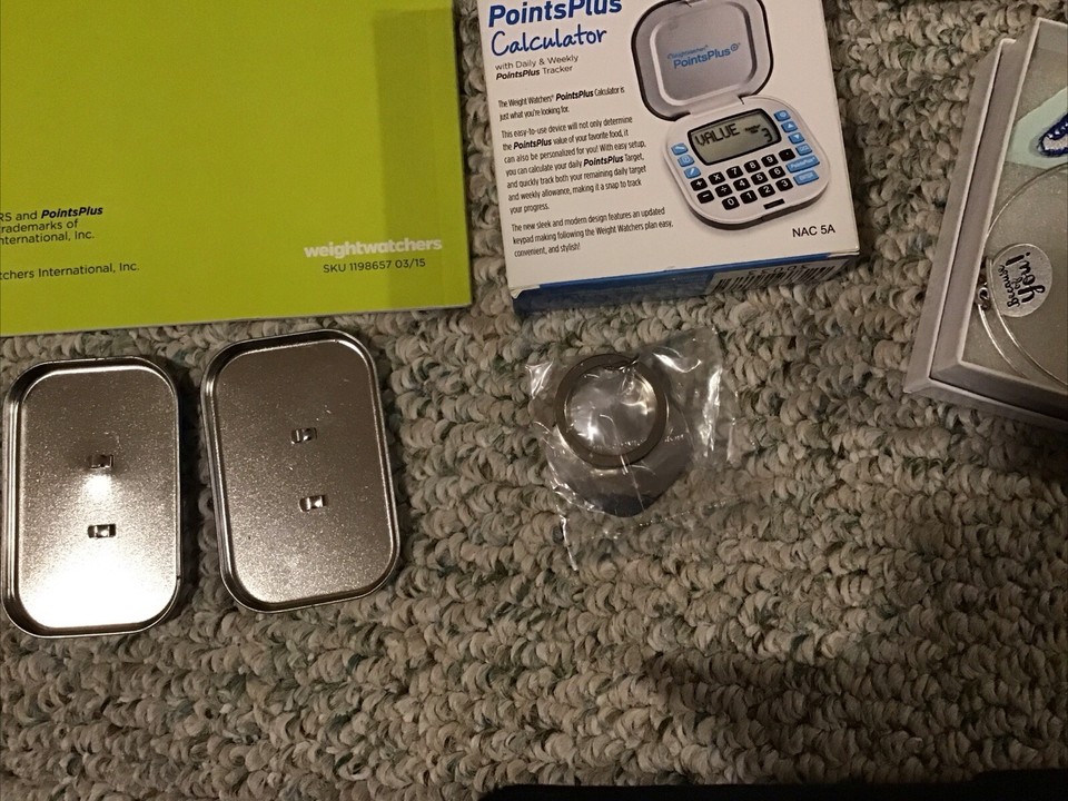 WEIGHT WATCHERS POINTS PLUS CALCULATOR 2011 BOOK JACKET 2010 POCKET