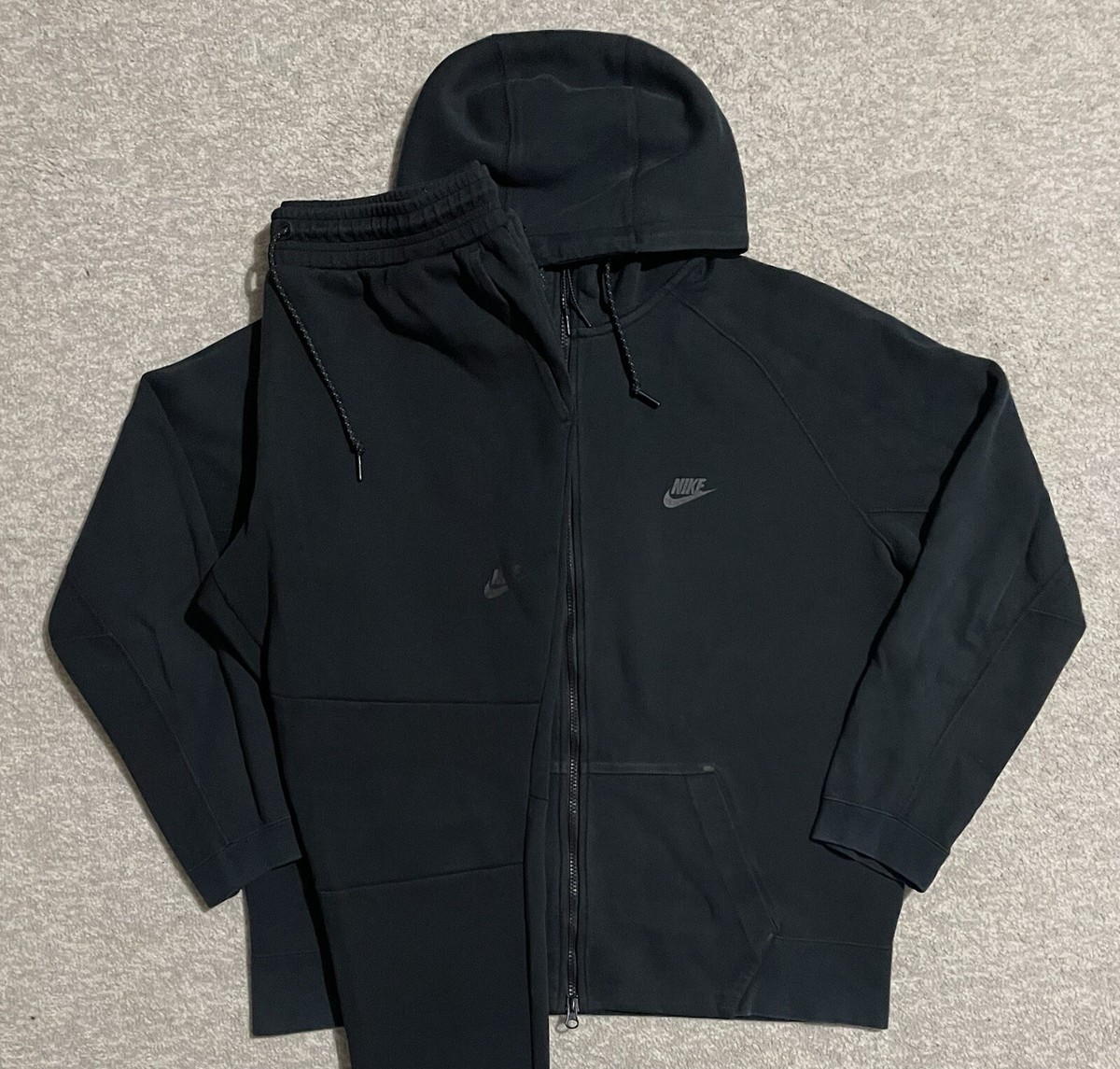 tech fleece tracksuit old season