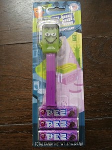 ビンテージ　PEZ ペッツ　ユニバーサルモンスター　フランケンシュタイン　レトロ Classic Style Retro Glow Monster Designer PEZ Dispenser With