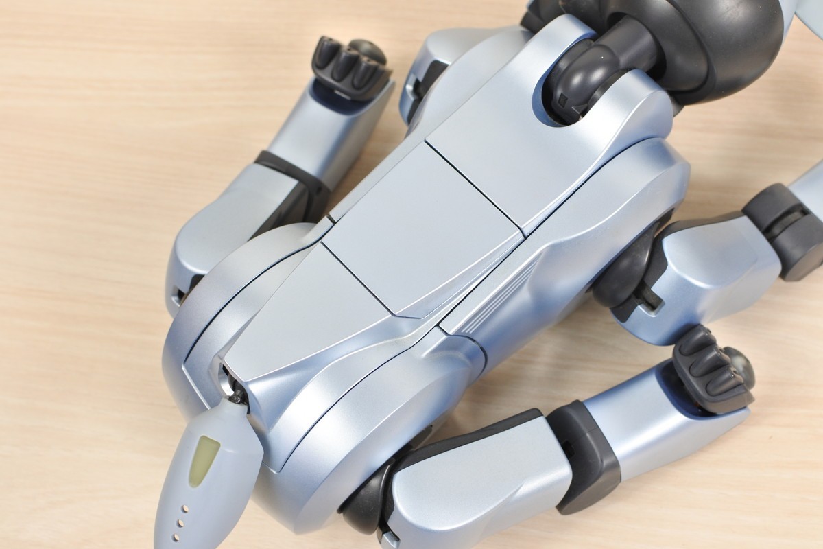 Sony Aibo ERS-210 Robot Dog Silver with Energy Station/ Box, for
