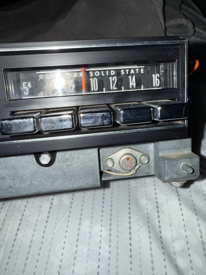 1970-74 PLYMOUTH CUDA DODGE CHALLENGER AM RADIO AAR R/T SE BARRACUDA Solid State - Image 3 of 4