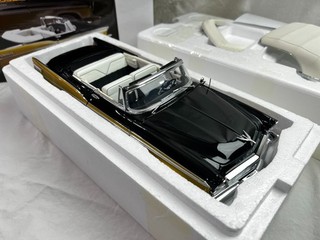 1/18 SCALE MODEL ACME 1956 Chrysler New Yorker St Regis Black and Gold