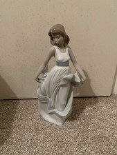 Nao Lladro Walking On Air 1343