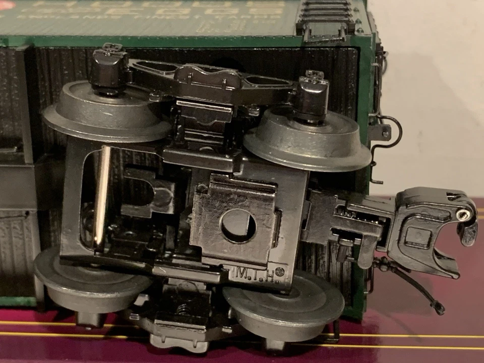 MTH PREMIER HOOD’S DAIRY (RUTLAND) 36’ WOOD SIDE REEFER CAR 20-94689! O SCALE - Image 3 of 4