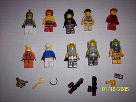 Lot of 10 LEGO Mini FIGURES Minifigure New Figures as Pictured  w/acc #5