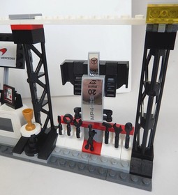 Lego McLaren Mercedes Pit Stop 75911 Speed Champions 100% Complete Set 332 Piece