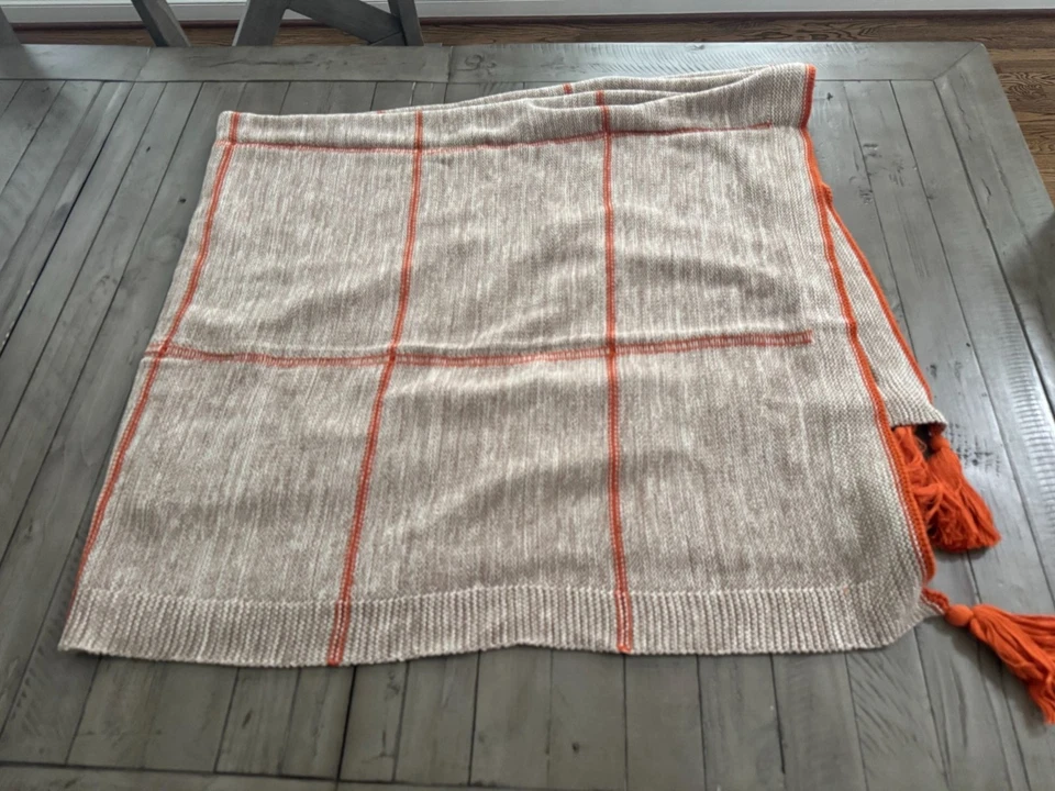 NWT NEW Surya Fleck Burnt Orange/Camel 50"x60" Throw Blanket - Image 4 of 4