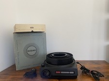 Vintage Kodak Carousel 800 Slide Projector TURNS ON "NOT FULLY FUNCTIONAL"