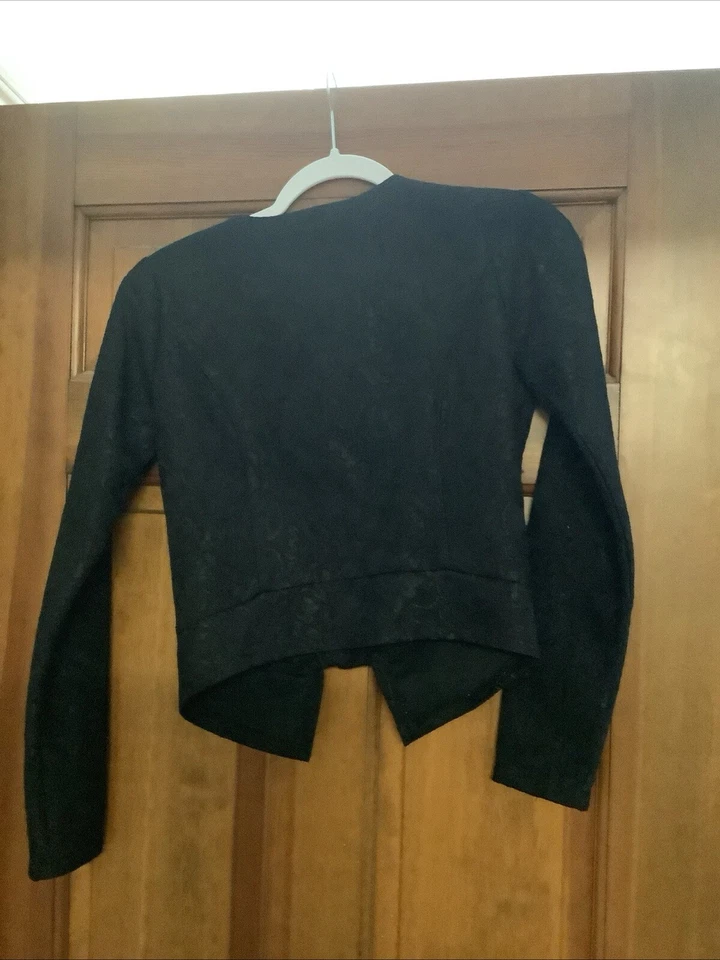 Chaqueta motera de encaje Kardashian Kollection, negra talla XS NUEVA CON ETIQUETAS Foto 4 de 4