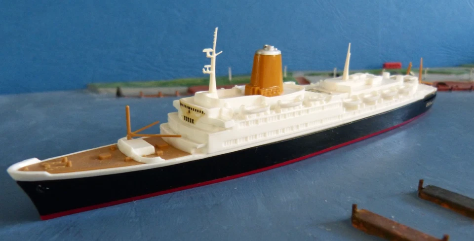 Wiking Kunststoff Modell 1 : 1250 Kreuzfahrtschiff Bremen Norddeutscher Lloyd