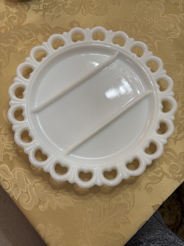 VTG Anchor Hocking White Milk Glass 13-inch Platter Heart Lace Scalloped Edge
