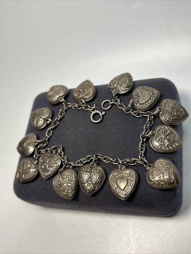 Amazing Antique Sterling Silver 14 Puffy Heart Repousse Charm Bracelet - 第 4/8 張圖片
