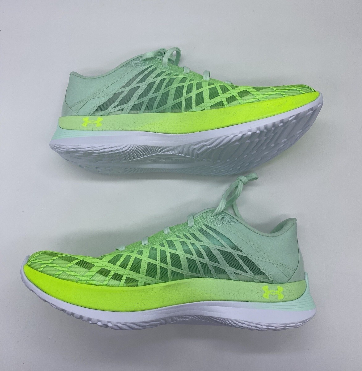 Under Armour Unisex Flow Velociti Elite Size 10 Aqua Foam  display picture 3