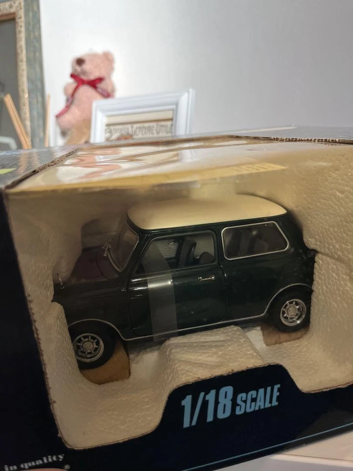 Coche modelo Kyosho 1/18 Morris Mini Cooper 1275S de colección raro Foto 2 de 4