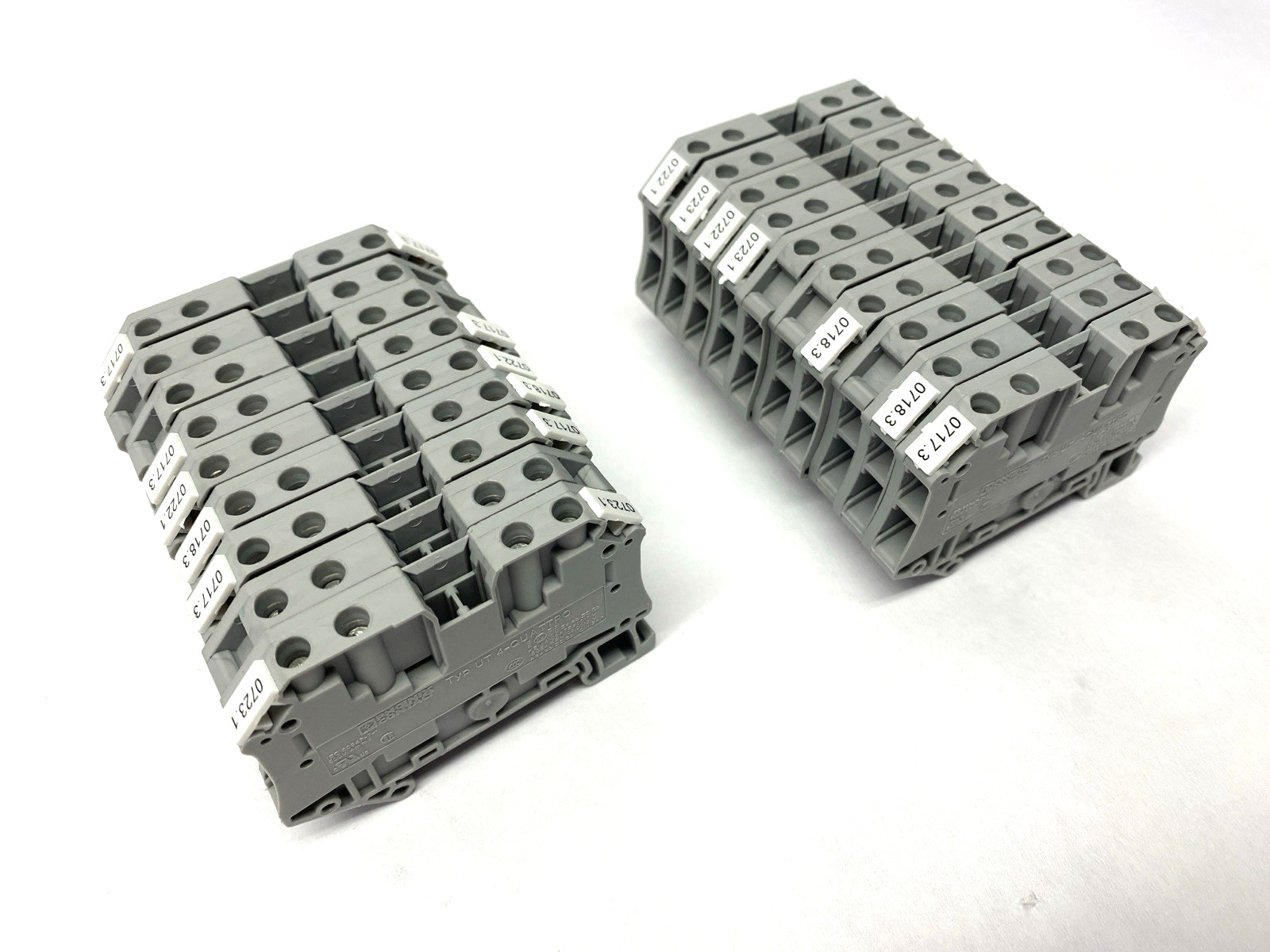 Phoenix Contact UT 4-QUATTRO Terminal Blocks 3044571 w/ End Covers LOT OF 19