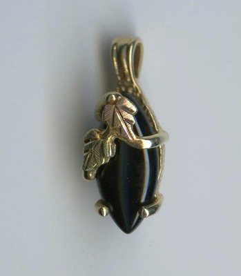 10K 1,04 Gramm massives Gelbgold 12mm Marquise schwarzer Onyx Blatt Blütenblatt Anhänger-DN